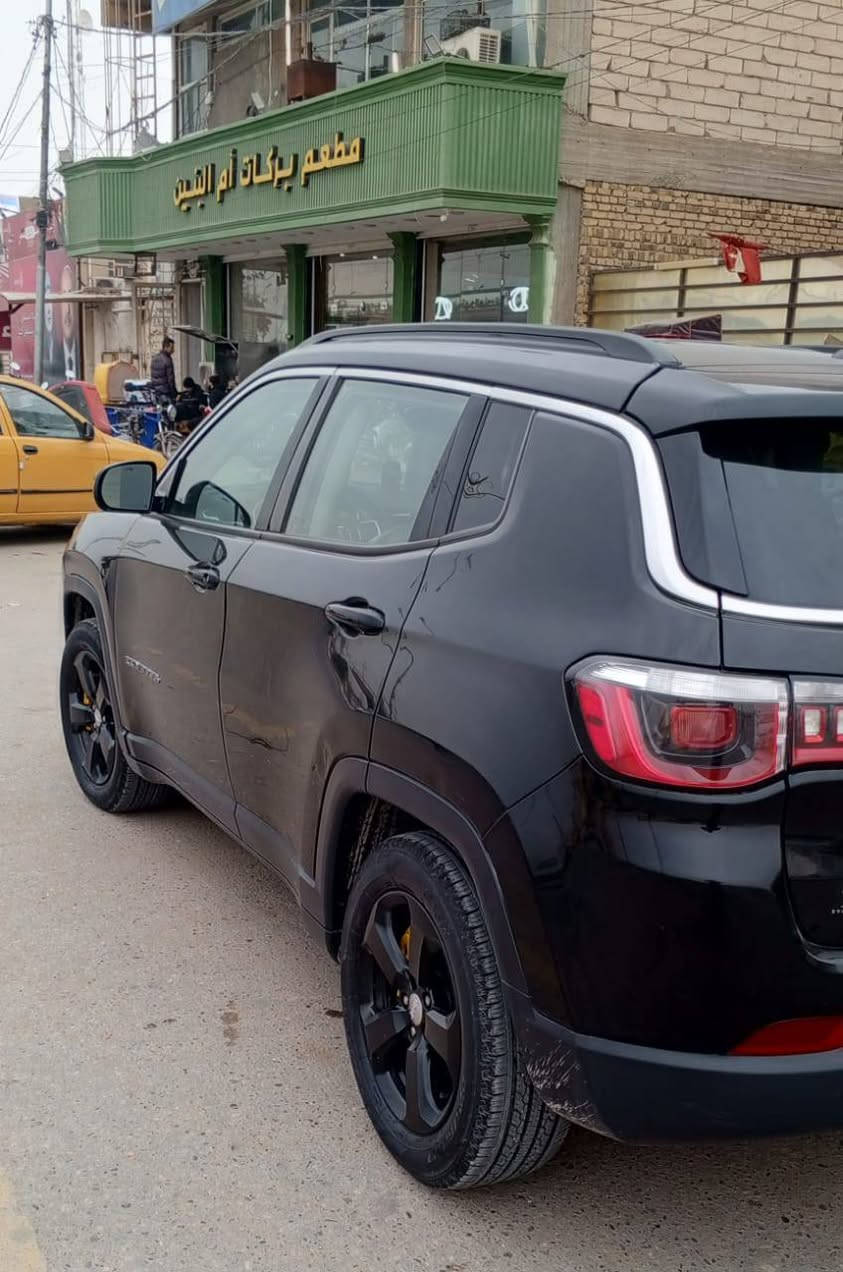 السلام عليكم جيب كومباس فئة لاتيتيود موديل 2019مريكي ضرر  بنيد بس السيارة جديدة كلش ماشيا 73  الف كيلو مو ميل السعر 112 وبيه مجال رقم لنجف *********** مكان نجف ومروس هم ترهم واتساب اتصل
