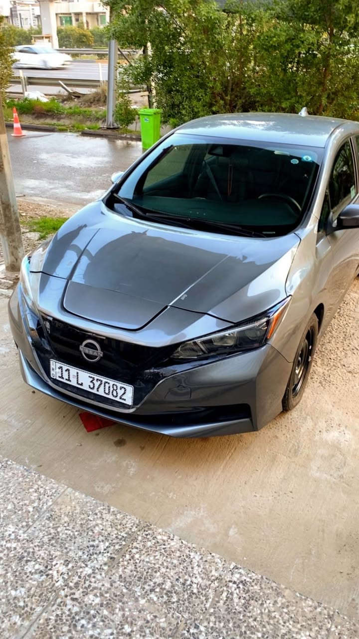 سلام عليكم نيسان ليف موديل ٢٤دخول جديدحادث موضح بصورسيارة مابيهاصبغ للبيع اومراوس حسب القناعة ماشية ٣٢الف كيلو بغداد باسمي سيارة جديده معنى الكلمة فول كهرباء *********** بغداد, العراق
