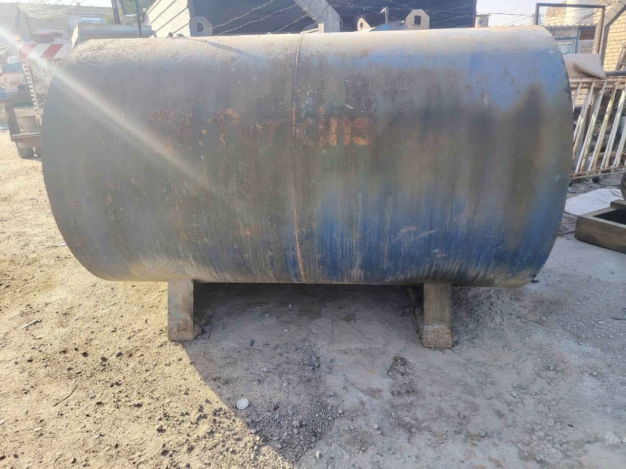 سلام عليكم يوجد 2 خزانات  كاز للبيع السعر الواحد 500 معه المجال القليل العنوان النجف ***********
