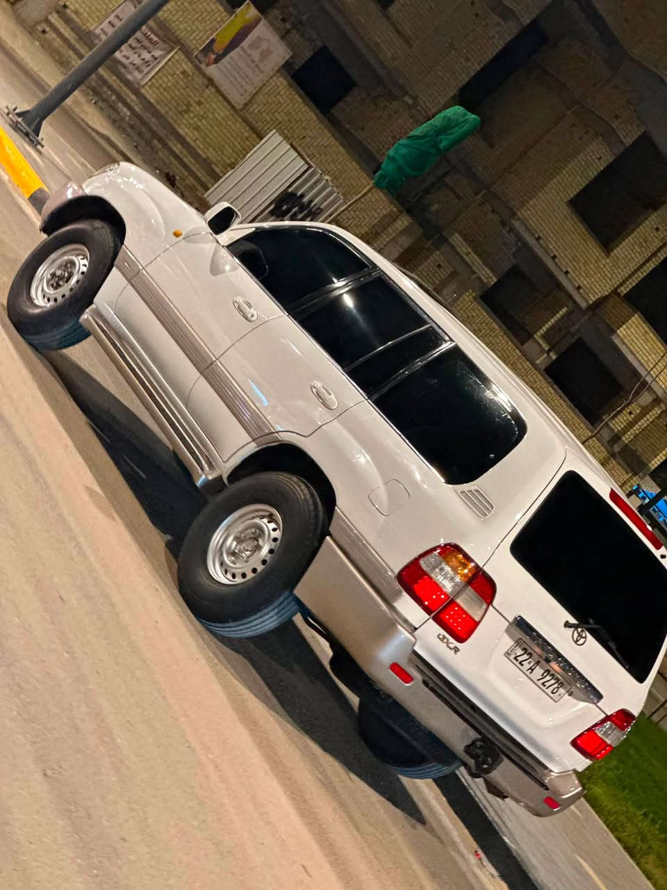 تيوته لاندكروز GXRموديل 2003
مصبوغه عام كلشي جاهز بيها حداديه تبريد تخم تاير ويل جديد
عنواني /البصره الجنينه شارع التجاري 
***********
السعر 145$قابل للتفاوض
