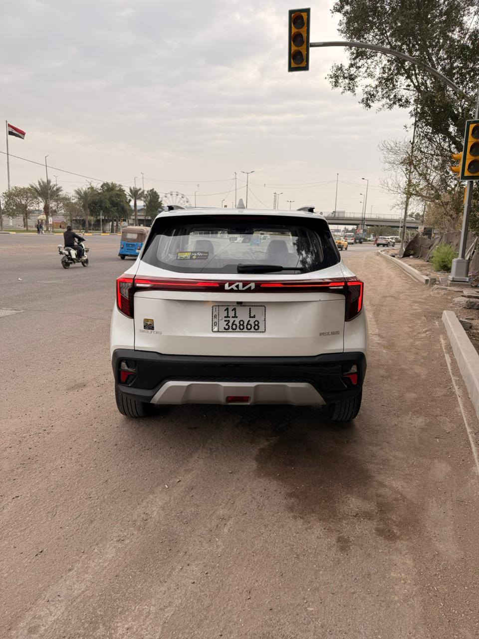 السلام عليكم
 سلتوز 2025
ماشية 7 الف 
بصمة
بونوراما
داخل جلد 
قطعتين تبريد
شاشة متصلة 
رادار امامي 
اوتو هولد 
هاند بريك بصمة
اريل نفكيشن
بك لايت لد 
حساس امامي وخلفي 
توقف ذاتي 
السيارة مكفولة كفالة عامة مكان السيارة بغداد حي الاعلام وهذا رقمي ***********
