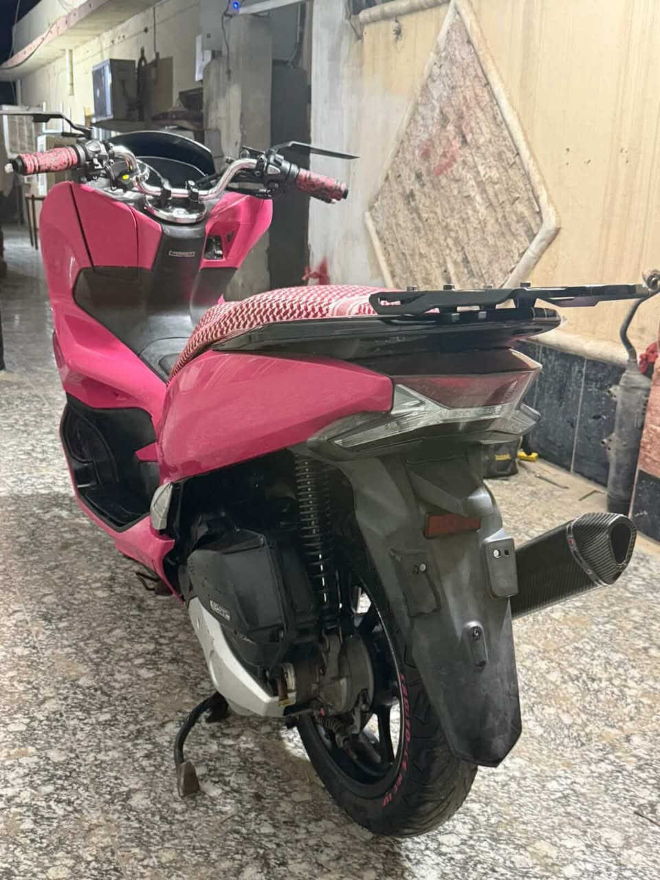 المراوس بي سي اكس   ارواس بتي ماكس  رأس برأس
لون ابيض ومصبوغه وردي حراري 
الجيل الأول 
الدراجه على وضعيت البلاد برغي ما مفتوح 
العنوان ديالى بعقوبه


**إذا كنت صاحب هذا الإعلان وتريد حذفه لأي سبب، رجاءا أرسل رسالة إلى الدعم الفني**