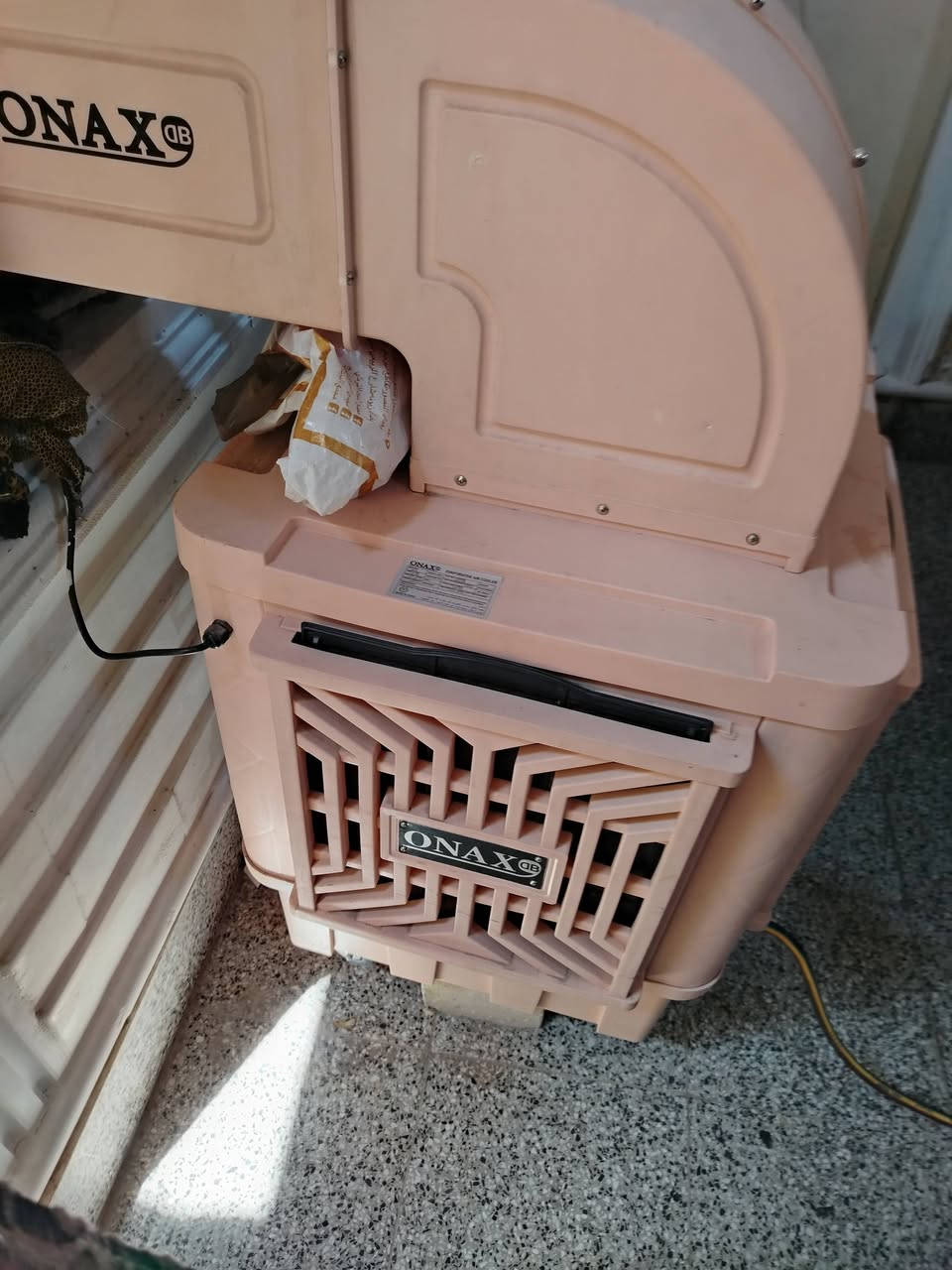 مبردة للبيع سعرها ٢٥٠
***********
