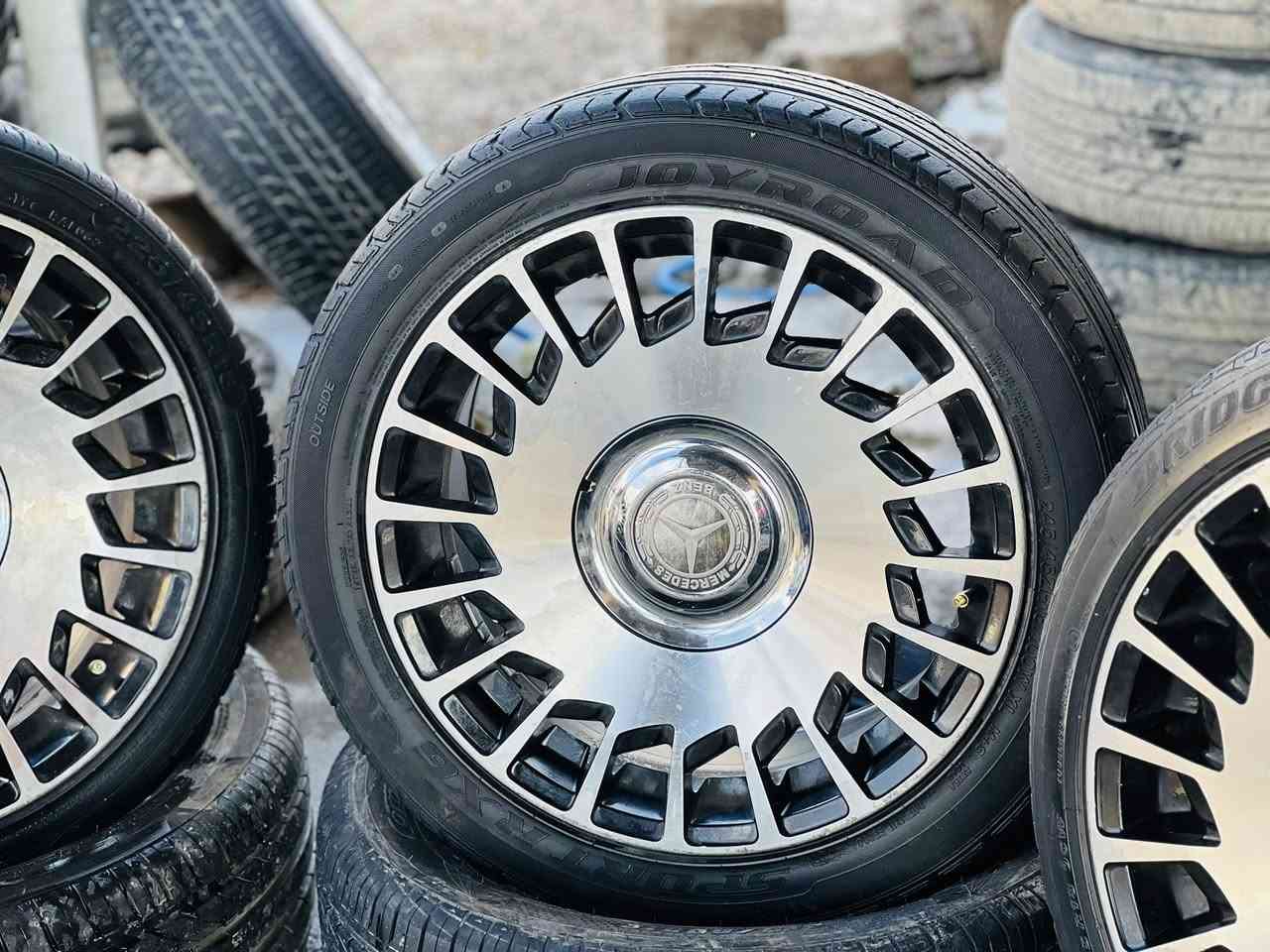 ویلی مایباخ بۆ فرۆشتو گۆڕینەوە درزوو تەقیوی نییە شکاوی نییە .
***********
***********.
سەیسایەق
