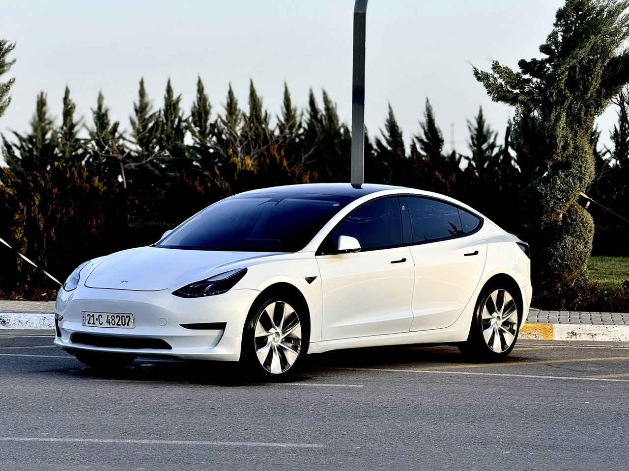 TESLA 3 2023 online
تيسلا موديل ٣ اونلاين ٢٠٢٣
نرخى // ١٦٥ وه ره قه يه 
تاك ماطۆڕ  بێ بۆیاخ یەک پەڵە کارتی هەیە 
لای چاملغی سەکن 
ئێرباک نەتەقیوە بەشەرت 
٥٧٠٠٠ کم ڕۆيشتووە 
٢ کەلەی شەحنی لەگەڵە ٣٢ ئەمپێڕ و ١٦ ئەمپێڕ 
باڵی بۆ بەستراوە .. پەردەی سەقفی هەیە 
کارت و کۆنتڕۆل و بە مۆبایل ئەکرێتەوە لەگەڵیایەتی 
شوين// سليمانى 
بۆ زانیاری زیاتر پەیوەندی بکە 
***********
***********
»«»«»«»«»«»«»«»«»«»«»«»««»«»«»«»«»»
                 تيسلا موديل ٣ ٢٠٢٣ اونلاين 
السعر// ١٦٥ ورقه 
تك ماطور بدون صبغ تحت جاملغ امامى سكن بى تكحيل 
ارباك سليم موطاك 
٥٧٠٠٠ كم ماشية 
٢ راس شاحن ويا ٢٣ امبير و ١٦ امبير 
جناح على صندوق .. بردة مال سقف 
كارت و كونترول بيلادى والبرنامج موبيل يفتح و يقفل 
المكان /// السليمانية 
هذا رقم على استسفار 
***********
***********
