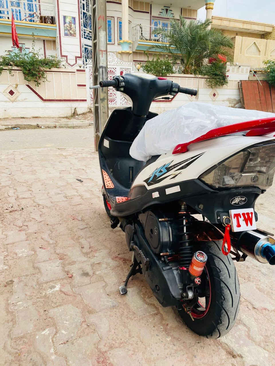 السلام عليكم دراجة ماكس البيع دراجة شلعه ومعدل شغله سلف هندر دراجة بدل بيه بستم فقط تصال عل هاذ رقم
***********المكان المجر الكبير
