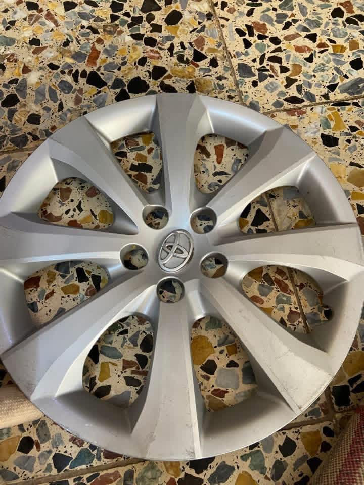 السلام عليكم ادوات كورلا مستخدم حاويه  مديل 18 19 شرط ع فحص كل الادوات ***********
