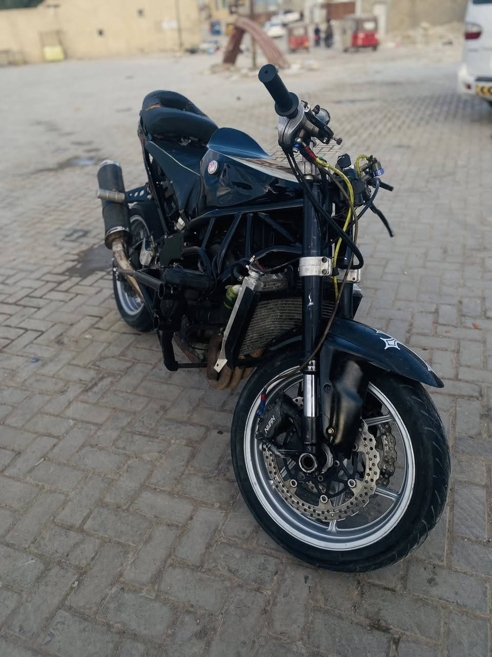 شياب كاوسكيالفين 4مكفوله كفاله شرط عله فصله مكفوله مكينه وكير دراجه بيه غراض شاصي بواري بيه صدر مال 17بيه هاوزن مال 17  وبيهة ستيرن قطع وبيهة صلنصة مايف اصلية دراجه جديده حته دشّبول شغال كله حماوه طبيعي 85ما تعبر سعر 20 وبيهة مجال بصيد او مراوس بتي ماكس 11 رقم ***********
