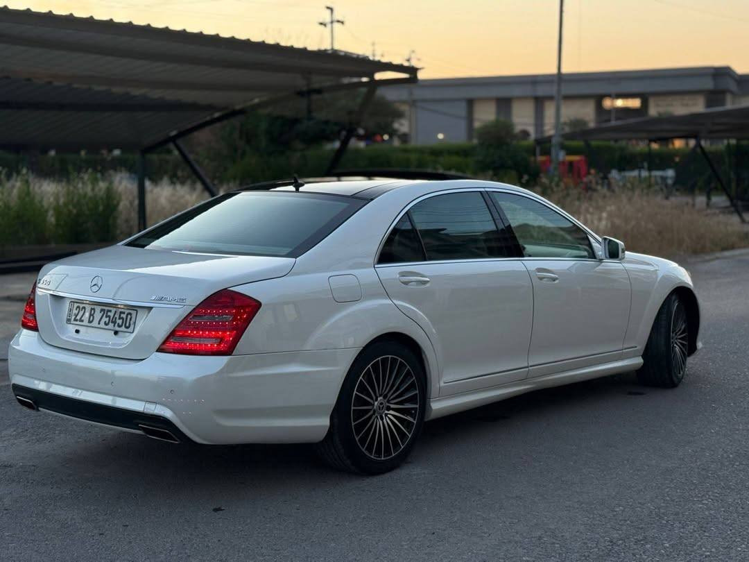 مرسيدس S كلاس 350 AMG موديل ٢٠١٣
خليجي وكالة باكج AMG أصلي

السيارة من النوادر وعلى وضع الشركة
نظافة عالية جداً بدون شخط أو ملاحظات
داخلية زيرو بالكامل والكشنات بلادية أصلية
تراي السيارة ونعومتها مثل الزيرو

لون أبيض صدفي مع سقف أسود
محرك V6 CGI المرغوب
عداد ١٦٠ ألف كم

السيارة بيها صبغ جوة رقم الخلف بالصندوق فقط بدون حادث

سيرفس صفر ومسج بدون أعطال

المواصفات:

- باكج AMG بلادي وكالة
- دعاميات AMG وكالة أصل
- دوسات AMG وكالة أصل
- بانوراما
- باب طويل لارج رئاسي
- جكات
- أبواب شفط
- ناظور ليلي
- رادارات
- ٥ بردات
- حزام أمان ذكي كهربائي
- التعرف على أماكن البارك
- إنارة داخلية متغيرة
- لايت داينمك زينون متحرك مع الستيرن
- داخل بيجي دشبول مطعم لونين
- بصمة تشغيل وبصمة أبواب
- كشنات تدفئة وتبريد وخزن أمامي وخلفي
- صندوق شفط كهربائي
- تحكم بوضعيات الكراسي الخلفية والأمامية

وغيرها الكثير من المواصفات

رقم أربيل تحويل مباشر
المكان: أربيل

🔴 رقم تليفون و سعر علق سوف يوصلك الرسائل


**إذا كنت صاحب هذا الإعلان وتريد حذفه لأي سبب، رجاءا أرسل رسالة إلى الدعم الفني**