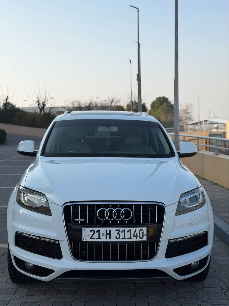 Audi  Q7 S-line Quattro 2013

ارحض سعر بلاش  ١٢٩  ورقه مجال بسيط

سيارة ٧ راكب

مواصفات خليجي  وكالة اربيل٣ بصمه بيلادي موجوده

موديل ٢٠١٣   

محرك سته سلندر V6 3.0L سوبر چارچ محرك بنزين

گير و محرك بشرط كفاله 

-----------------------------------------
مواصفات 
 پانوراما امامي و خلفي  
صندوق شفط 
 بردات جانبية و خلفية
 تحكم ماوس 
    داخل  جلد اصفر
كشنات كهربا
كشنات خزن
تبريد مركزي  
سيدي بوكس  
تبريد مركزي 
حساس خلفي و امامي 
- لايت ليد  
ستيرن تحكم
  تحديد سورعه  
 و بعد هرايا مواصفات
-------------------------------------------
  تخم تاير و  ويل جديد
 صدر ٪؜١٠٠
گیر  ومحرک بشرط ٪؜١٠٠
 سيارة مسيرفسة كاملة ما يحتاج اي مصرف

-----------------------------------
سياره واحد شبر اقل صبغ راس تايرخلفي او شبر بارد راس بك لايت خلفي باقي مابي شي 
     
سيارة احلي بالواقع و مابي اي مصاريف الحمدالله 
-----------------------------------

سعر مطلوب  ١٢٩ ورقة و مجال 

مكان سيارة سليمانية 

***********
***********
*****************************************************
Audi Q7 -S lin Quattro  2013
فول فول موسفات
٣ ريز كوشن
هه ر٣ به صمه ى شه ريكه ى ماوه
٦ بستون سوبر
بانوراما ده بل بانوراما
سنوق شفط
ده رگا كانى به رده يه دواوه
ماوص
كوشن جلد ناو زه رد
كوشن كاره باوخزن
ته بريد مه ركه زى
سيدى بوكس
حاسه بيش و دوا
لايد بك لايت ليد
سوكان فوليوم و تحديد سرعه
مواسفاتى اودي معرو فه...............
گيرومه كينه و ته بريد ساردى و گه رمى به شه رت بى نوقسانيه الحمدلله 
سه نه وى ره قه مى تازه يه به ناوى خومه ته حويل به شه رت
سه ياره كه يه ك به له ى بجوك بوياغى هه يه له كه ل به له يه ك ساردا باقيات به شه رت

سعر مناسب ١٢٩ كه ميك مجال

***********
*********** السليمانية, العراق
