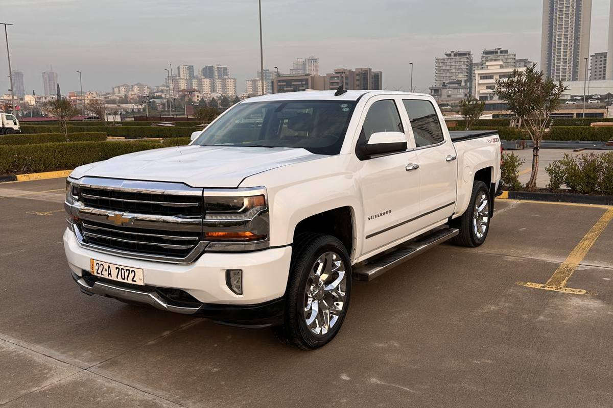 شۆفرلێت سلڤڕادۆ,2017 مواسەفات LT دەبڵ ئەکسل 
مەکینە 5.3L
سەیارەکە بێ بۆیاخە 
بێ دەعم بێ لێدراو
تاقم تایەی نوێی 
هیچ مەسرەفێکی تێدا نییە 
زۆر پاک و خاوێنە 
شوێن سلێمانی 

سعر: لە کۆمێنت داوای بکە ڕاستەوخۆ بۆت دێت 🤖 

گێر و مەکینەی بەشەرت 
هیچ کێشەیەکی تێدا نییە 

ژمارەی خاوەنەکەی 
***********
