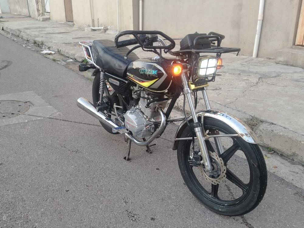 السلام عليكم ماطور نامه برو مديل ٢٠ محرك مبدل ولفات نشاط فول وايرمنيه شغاله وياله عدله تواير نضاف دبلات شغاله السعر ٤٠٠ وبي مجال شراي خاص او انتصل ***********
