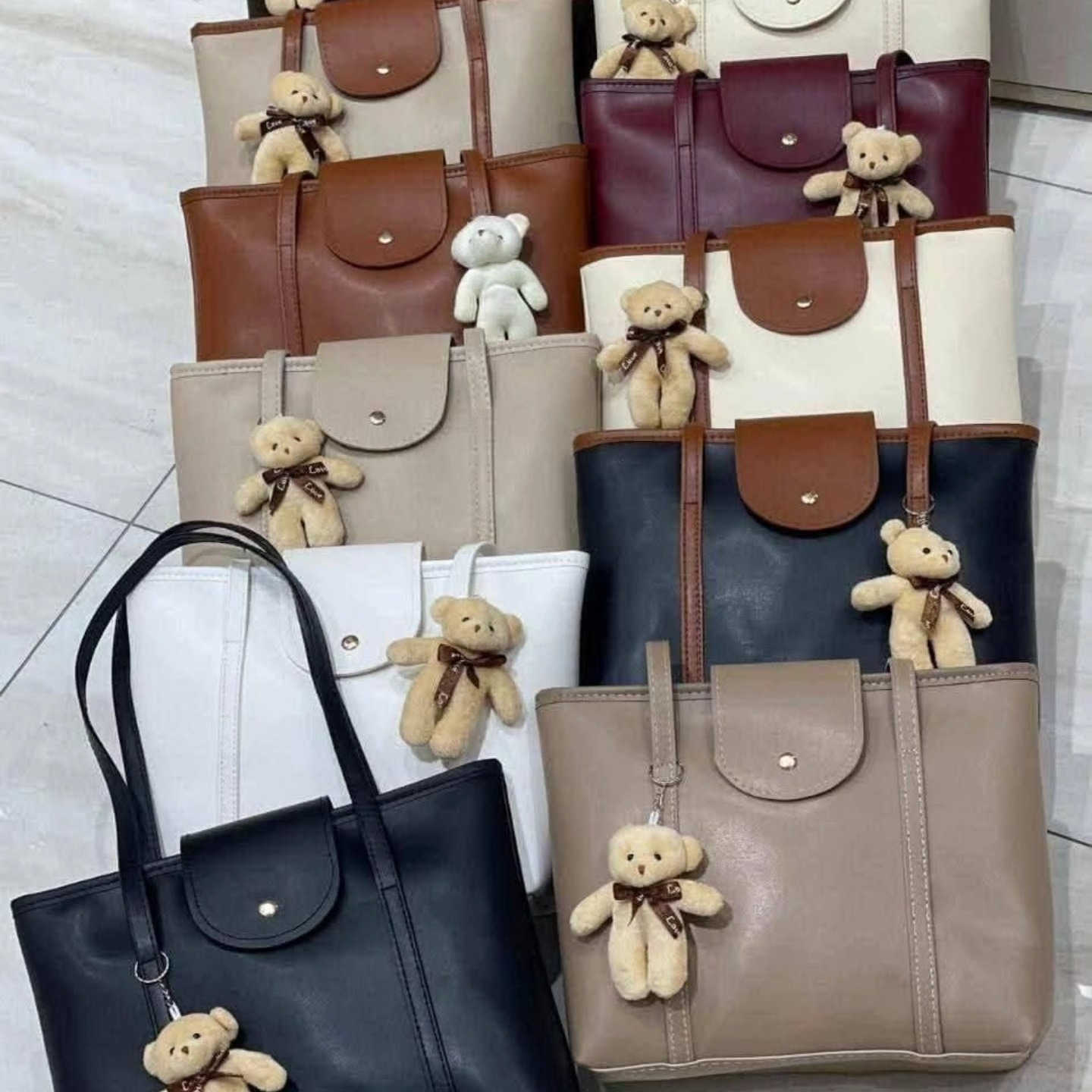 جنط نسائيه تركيه كواليتي عالي 🇹🇷👛 
يتوفر توصيل لجميع محافظات العراق 5الف فقط 
جملة ومفرد 
يتوفر جميع موديلات وجميع ألوان 
لطلب منتج مراسلة صفحه 📩📨


**إذا كنت صاحب هذا الإعلان وتريد حذفه لأي سبب، رجاءا أرسل رسالة إلى الدعم الفني**