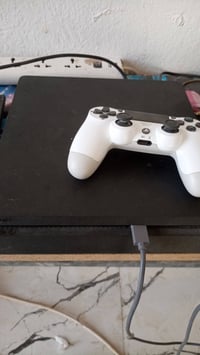 بلي 4 نظام12 لبيع مع 6 العاب واثنين جوستك 2 وقرص بيس 2021 شغال فول الس...