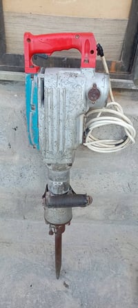 مولد استرا دينمو 12 وجگ همر للبيع ع الفحص 07827545358