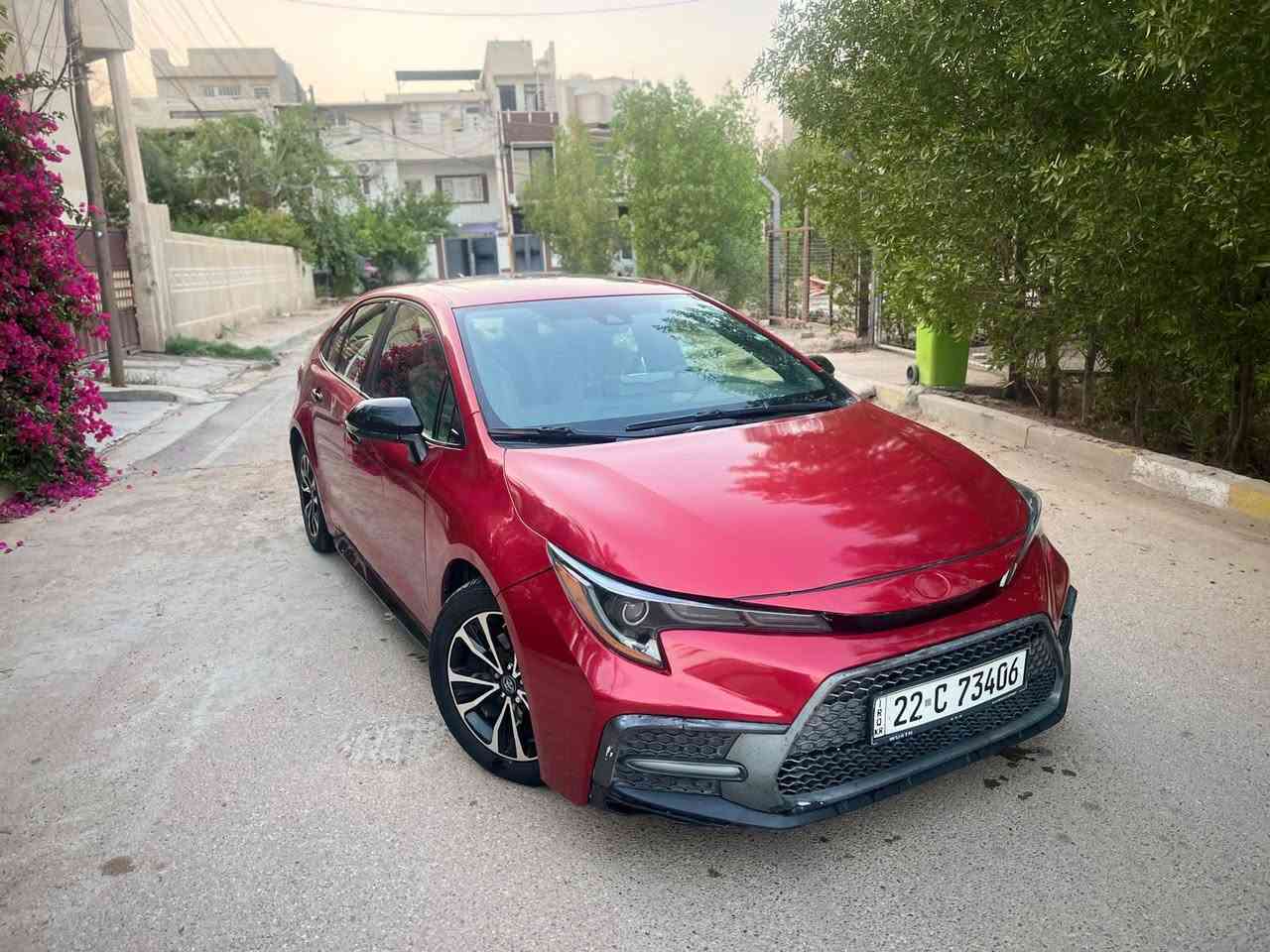السلام عليكم
كورلا 2020 للبيع 
محرك 2000 
اعلى مواصفات SE 
سلايد روف 
قياده ذاتيه تحكمات استيرن مثبت سرعه 
كامل مواصفات للخير مفوله اعلى مواصفات من الكورلا 
السياره جايه من امريكا استيرادنه بيها شويه من الجاملغ الامامي وشويه من البنيد بس راشيه كلير كل السياره عده البابين مال جهت الساءق و القماره ما بين شي بقيت السياره مجرد اكلير يعني مو حادث طبقه جلاتينيه حمايه بدون حادث 
السياره نظام سبورتSE 
سعر 135 
 رقم ***********
