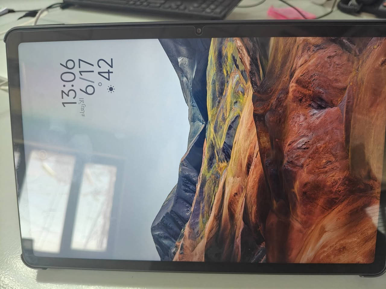 Redmi pad 2 
قبل يومين شتريته ب300 الف مع لزگه شاشة مشحون مره وحده فقط للبيع سعره 275 بي ضمان سنة 
***********

