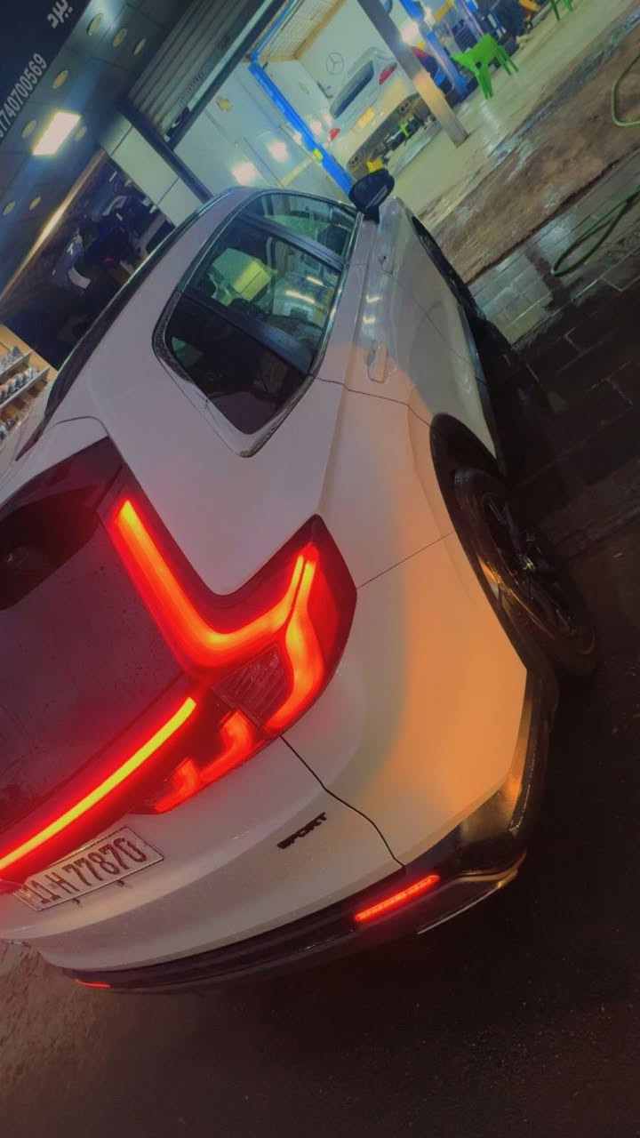 السلام عليكم
هوندا هايبرد cr-v sport 
موديل 2025
ماشية 10,000
فول مواصفات 1/1 
كلين تايتل مكفولة كفالة عامة 
السعر 26,000$
***********
