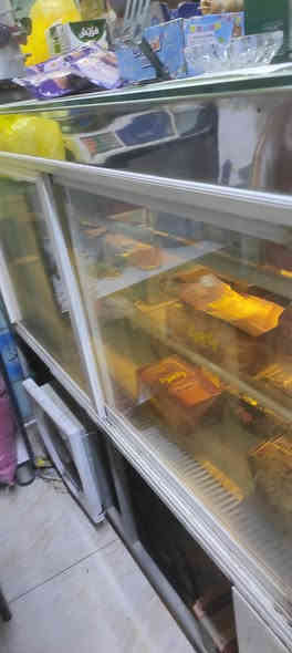 سلام عليكم براد كيك نظيف جدا وفاترينات طول مترتين عدد 5 ومترتين ونص عدد 4 الاستفسار الاتصال على الرقم  مكان نجف
***********
