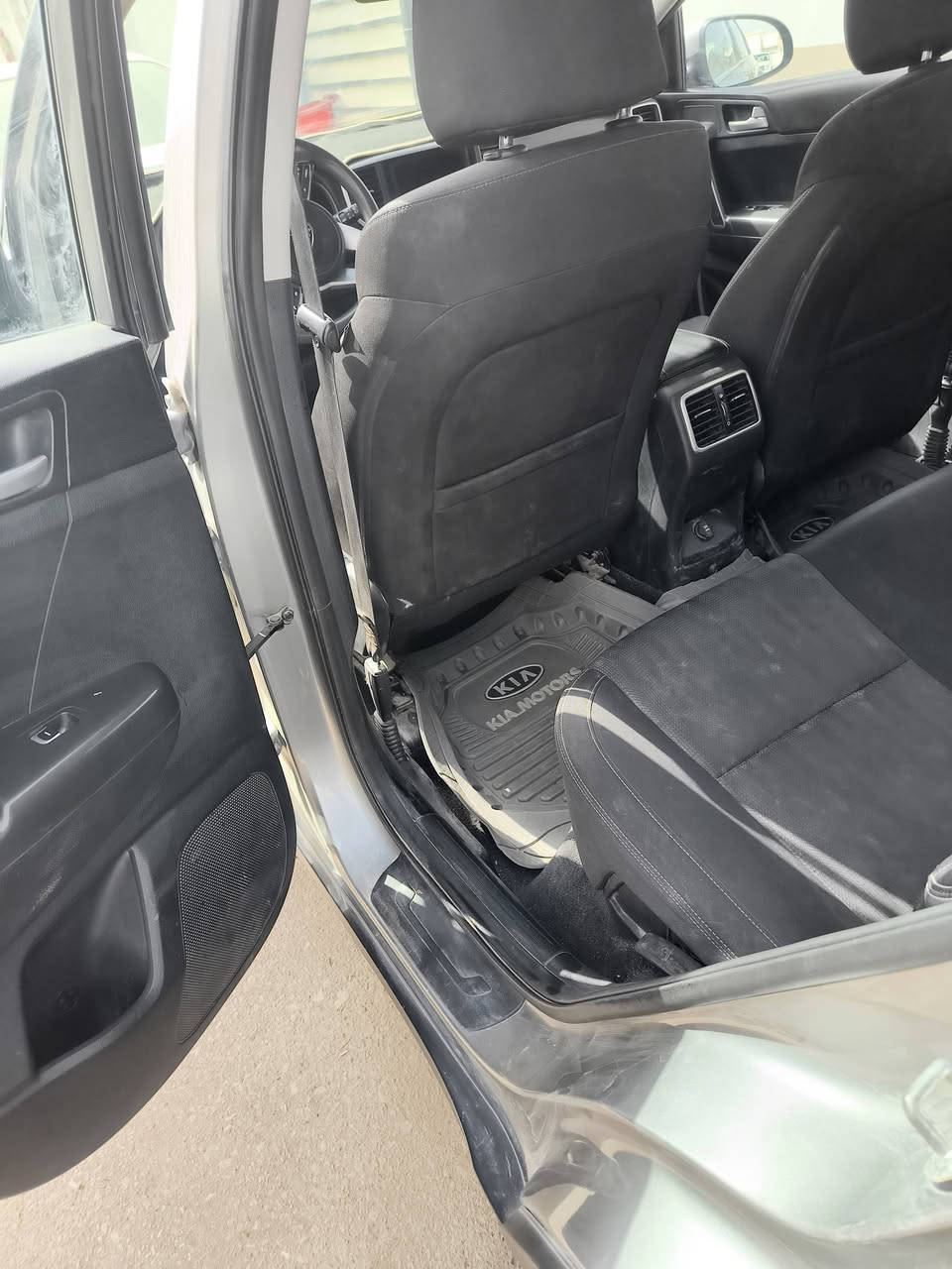 السلام عليكم وتقبل الله أعمالنا وأعمالكم
كيا سبورتج للبيع فقط موديل ٢٠٢١ وارد أمريكي محرك جي دي أي الحادث خلفي  السنوية لغاية ٢٠٢٨و السونار مرفق مع الصور لمعرفة السعر وباقي التفاصيل الاتصال على الأرقام التالية أو مراسلة الصفحة *********** أو *********** مكان السيارة محافظة كربلاء المقدسة مجمع غدير كربلاء السكني
