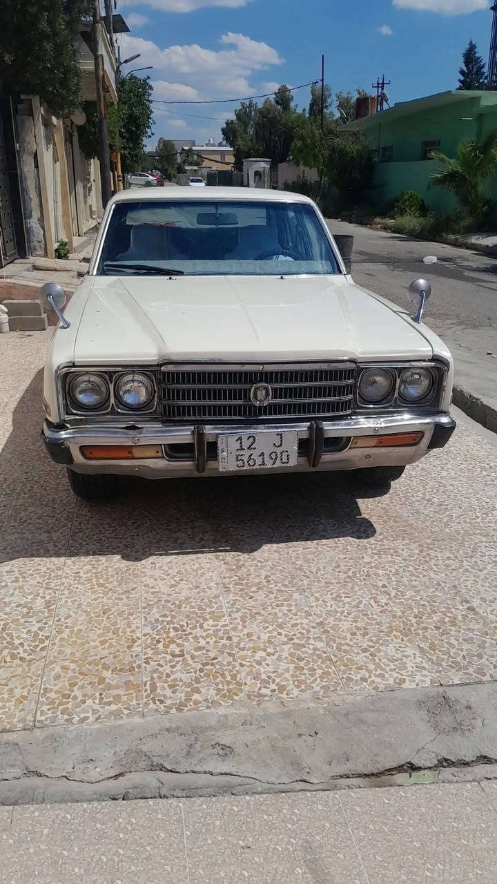 كراون٧٩صبغ حزام بدون ضربه سياره بلاديه مكينه ٤سلندر تبريدبشرط ثلج سياره مابيها اي نقص كلها على لبلاد  كلها شغاله مابيها شي مايشتغل رقم وسنويه جديدبسمي ترايك وين ماتريد ***********
