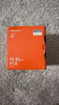 رمضان كريم شباب للبيع عدسة sony85  f1.8  جديدة ما مستخدمة بس مفتوحة من...