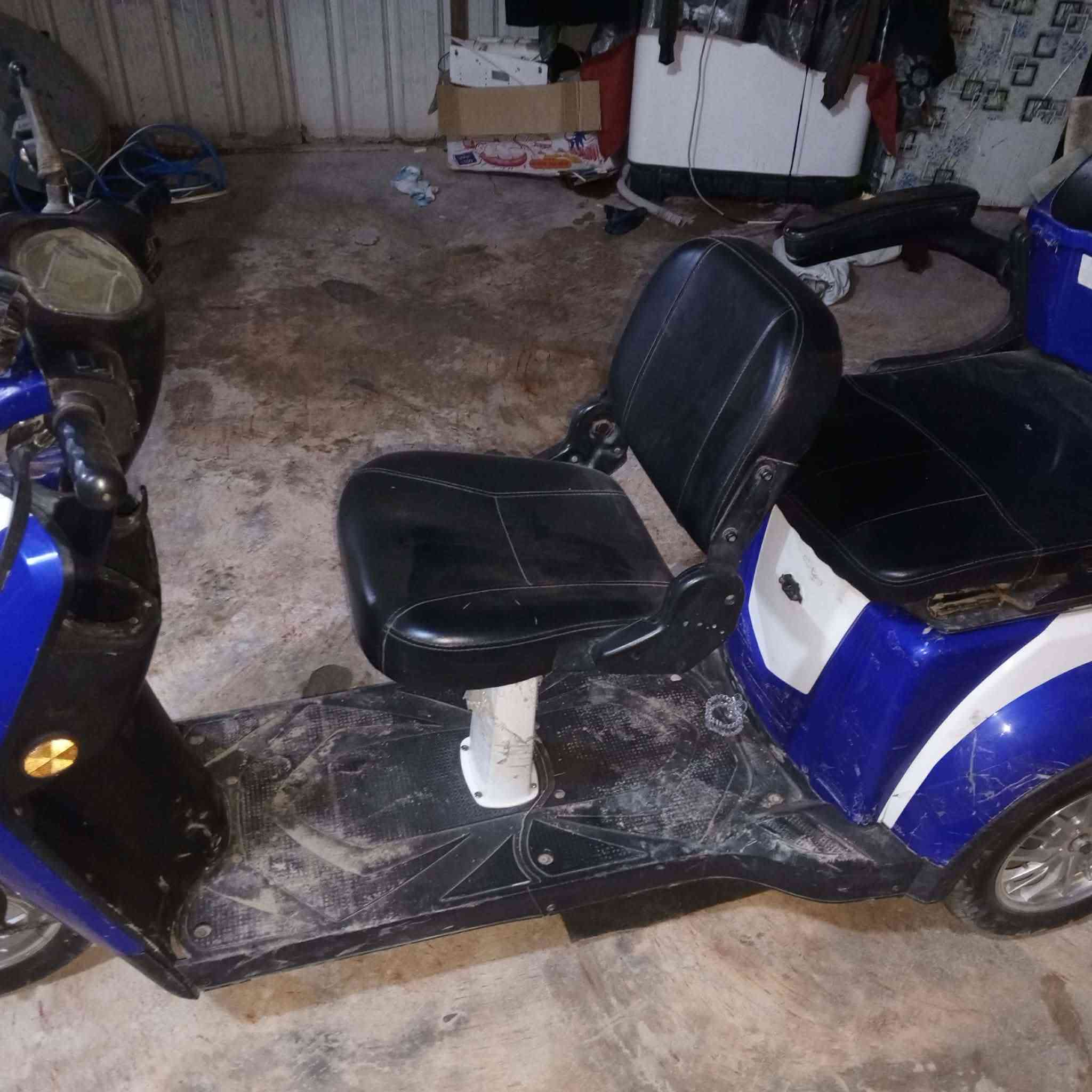 موطور شحن 6بطاريات جدد يقرن عشره ونص وسعر 400 وبي مجال استفسار علئ هاذا الرقم ***********
