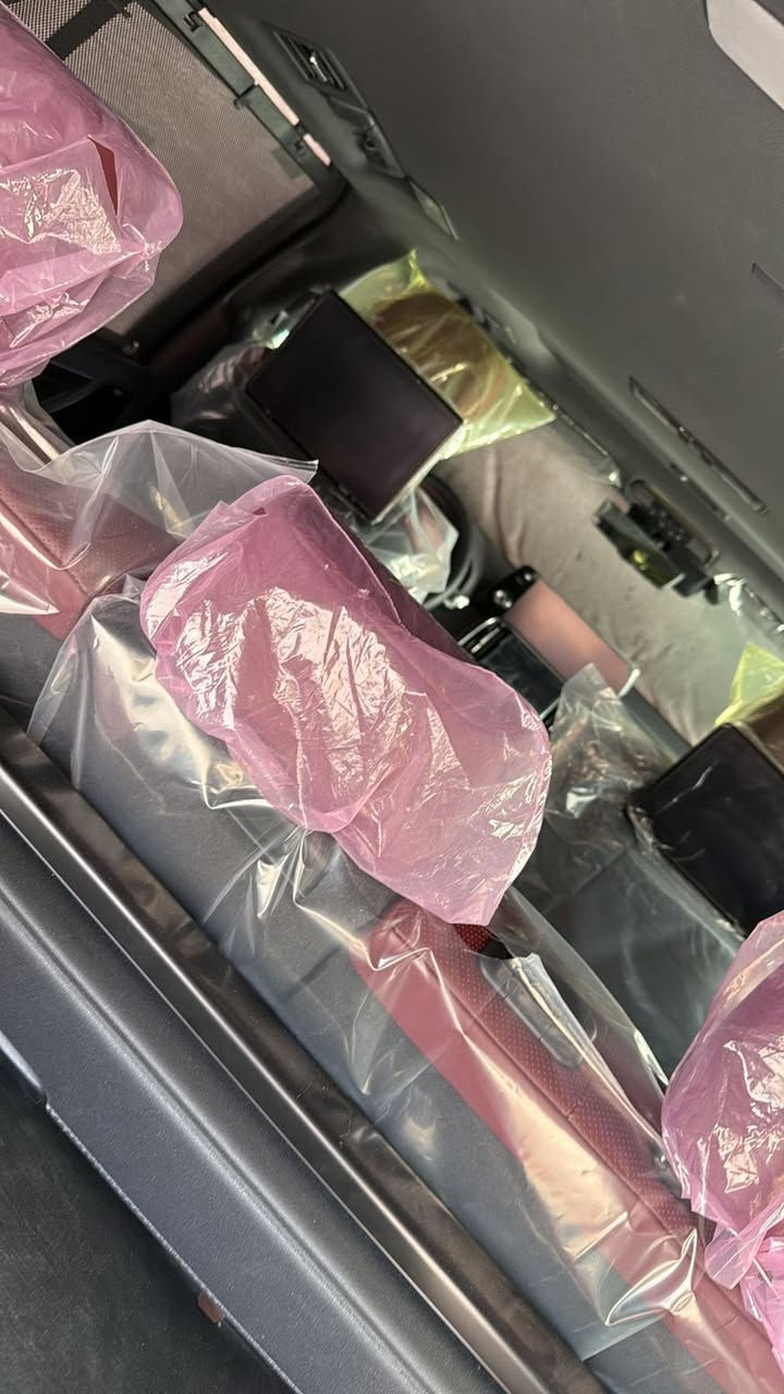 السلام عليكم  لكزس 2024 بريم ماشيه 5 الالف بحالة الوكالة غراضها كلها ما مفتوحه رقم بغداد باسمي للاستفسار ***********
