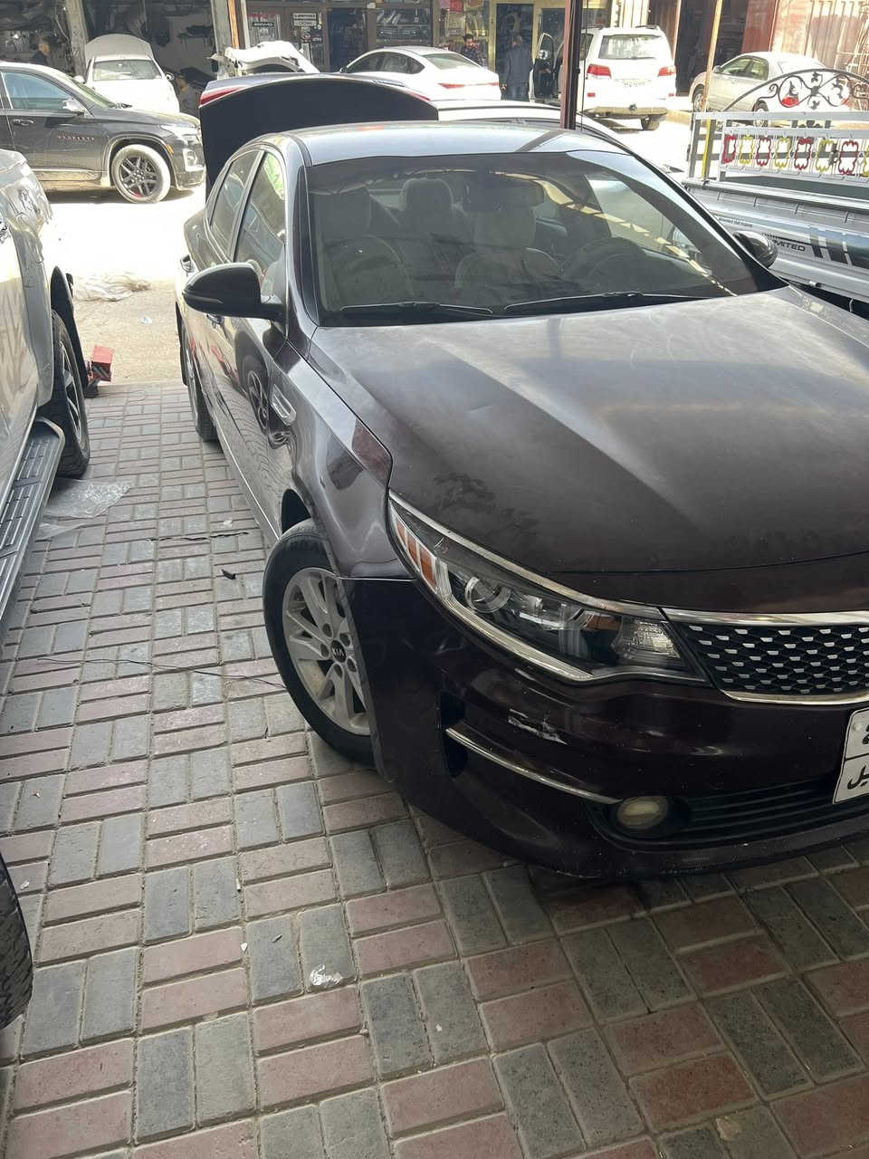 أوبتيما  ٢٠١٧  حادثها نص جنطه وجاملغ خلفي السعر ١٢٥ $بيع فقط ***********كربلاء
