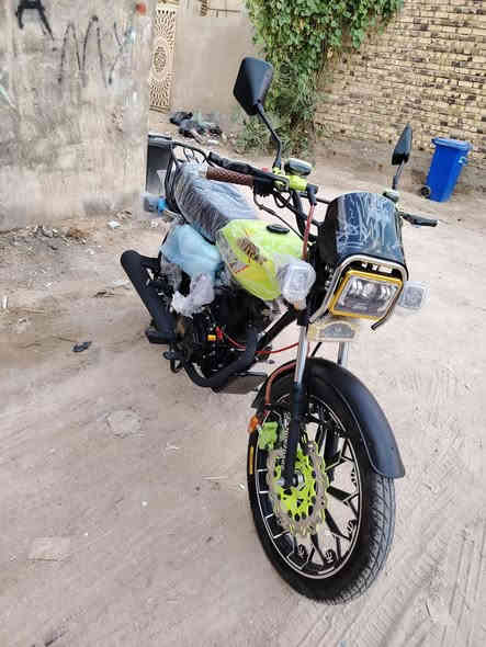 سيفان مديل 25 اوراق سكنر حلاويه مكانه نجف لدراجه زيرو ماشيه 6000 حقيقي رايده 950 *********** وتساب بي
