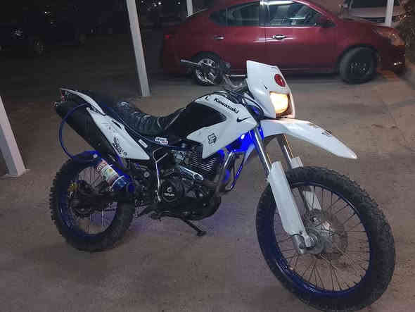 قفاز للبيع او مراوس شعندك نزل سعر مليون و400 بيها مجال مكاني بغداد جديده رقمي *********** الدراجة مكينة مكفولة عام اوراق كاملة والدراجة مزوده نايتروجين يعني طيران وبنفس الوكت تكدر تشتغل بيها دلفري
