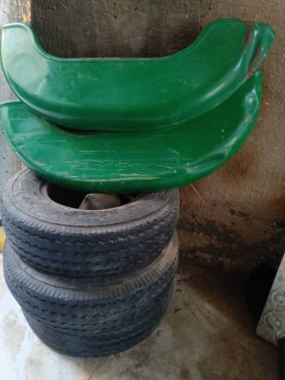 تايرات جوبلس ومداگر للبيع***********
السعر30
