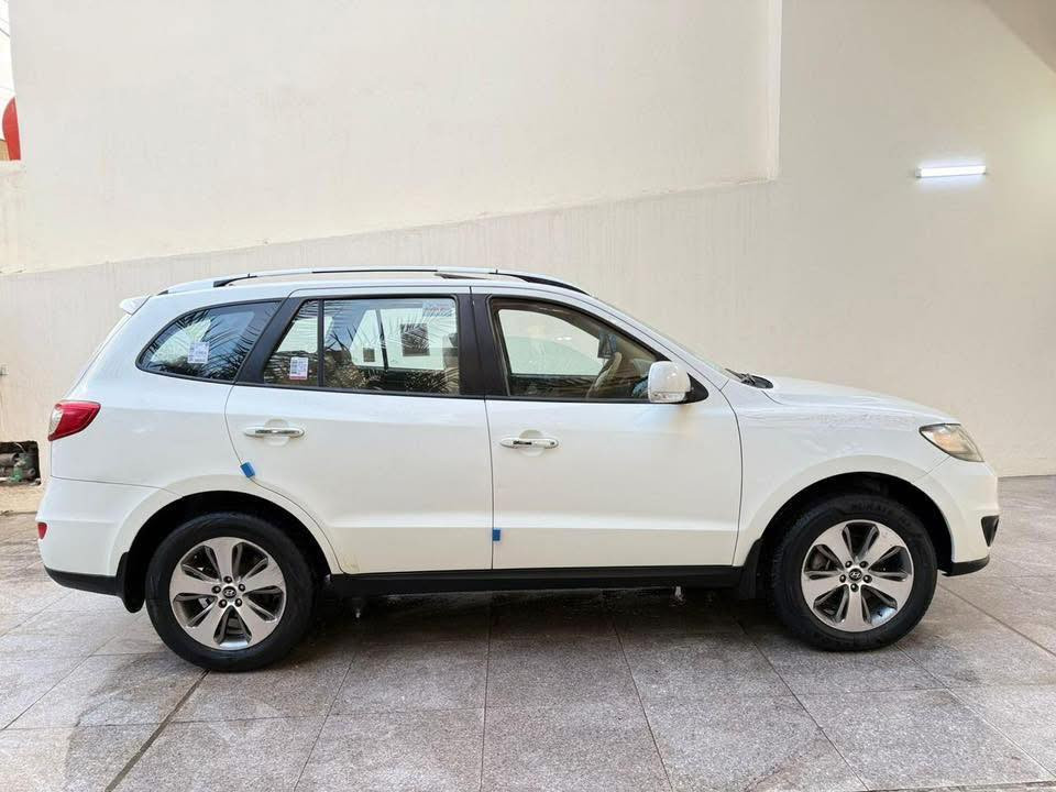 السلام عليكم عندي سنتافي للبيع موديل ٢٠١٢خليجي فول ١/١
مكفولة لا ضربه لا تبديل ولا حادث كير مكينة خير من الله صدر امامي خلفي كله جديد كهربائيات كله جاهزه بشرط مكينه وكير ما مفتوحات تخم تاير جديد قبل سبوع مشدود غرفه سياره متوشمه بكامل تبريد شغال ثلج سياره جاهزه من كلشي بدون اي نقص سياره جديده بمعنه لكلمه كلش جديده جداً جداً مال جناي وعلى يدي واستخدام شخصي)))   ماشيه ٨٣ألف حقيقي
مواصفات سياره فتحه سقف ماري شفط كشنات جلد كشن كهرباء ثلاث قطع تبريد سبعه راكب ٦ سلندر فول تحكم ستيرن داخل صاج داخل بيج وسود تبريد بيانو بصمه شاره ترحيب بكلايلت 
فووووووووول١/١
رقم بغداد الدولي جديد هزه وسنويه ورقم جدد 
سياره بسمي تحويل مباشر وين ما يعجبك 
سياره جديده وجاهزه 
وبدون اي نقص اقره التفاصيل قبل لا تتصل 
مكاني بغداد 
شراي يتصل ويدلل 
رقم الهاتف
***********
