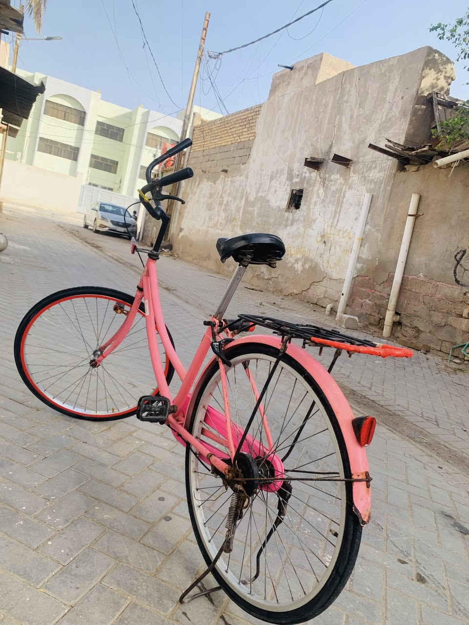 سلام عليكم
بيسكل سياحي لون مميز حجم 26 
البيسكل نضيف وحلو 
معروض ب65 وبي مجال 
البصره حي الحسين الشعله 
***********
