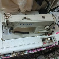 مكينة خياطة • نضيفه • الكوت