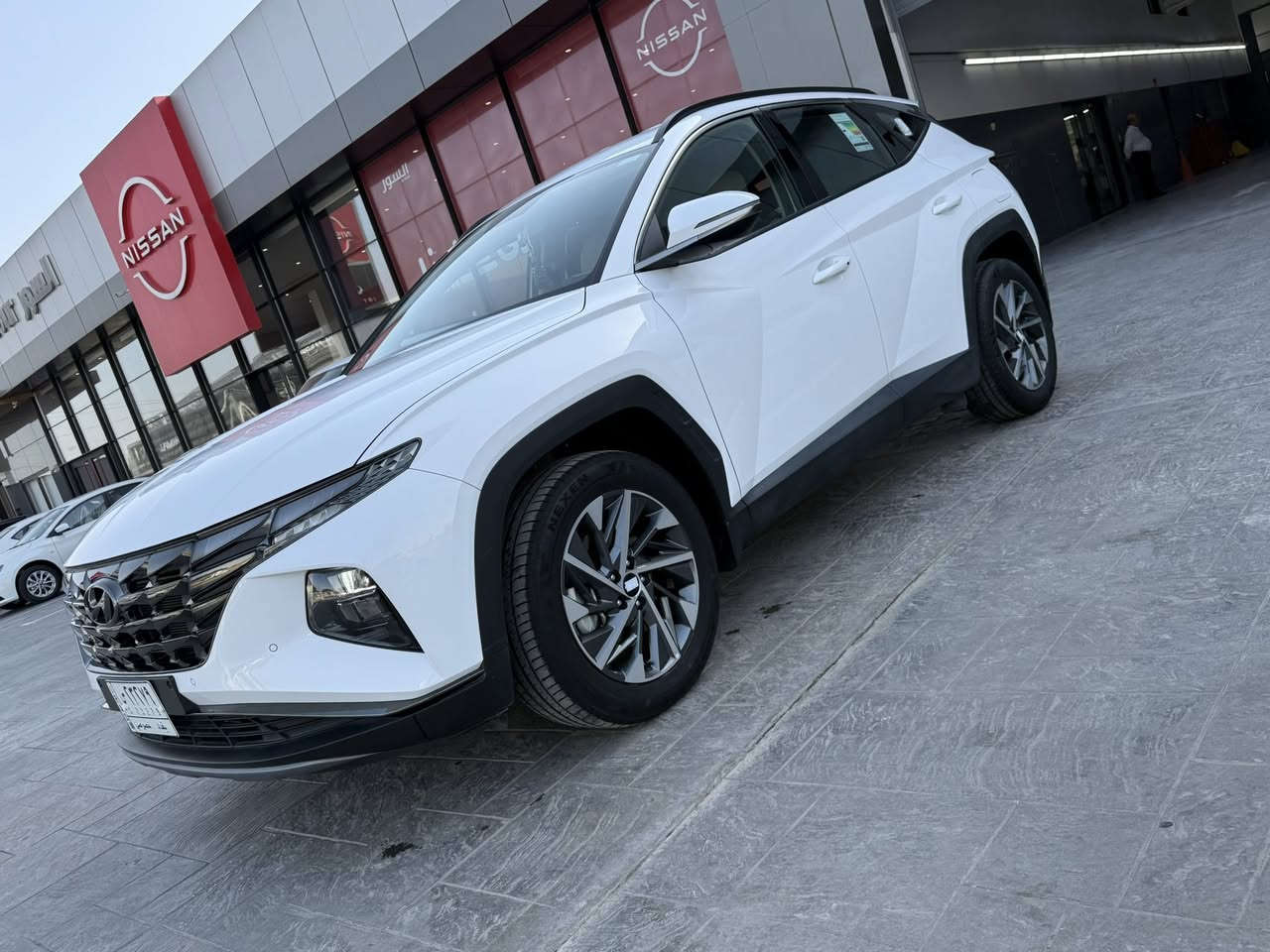 للبيع توكسان ٢٠٢٤ وكالة الاولى بعدها بالضمان ماشية ٦٠٠٠ كيلو فقط بحالة الزيرو السيارة فول عدا البانوراما
مكينه ٢٠٠٠
كشنات كهرباء
داخل ابيض
تبريد امامي وخلفي
شاحن واير ليس
انارة اوتو مع حركة الستيرن
شاشة ابل كار بلي 
حساسات امامي وخلفي
وبعد بيها مواصفات السيارة مكفولة من كلشي
مكانها اليرموك 
***********
السعر 22500$ وبيها مجال
