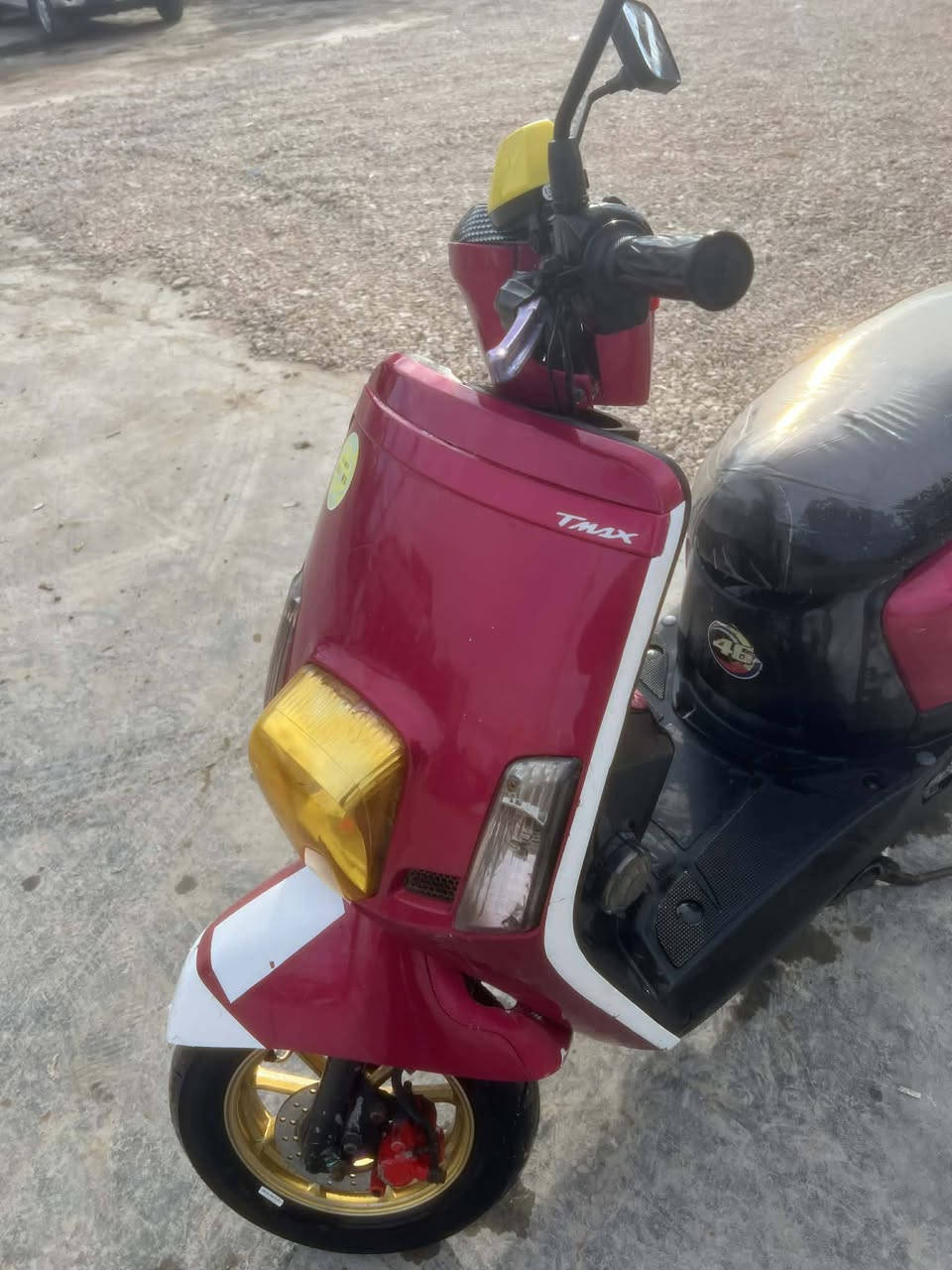 السلام عليكم
بوليس مسطرة للبيع 

الدراجه مصبوغة 

الدراجه خير من الله شلعة ومعدل ونضيفة 

السعر 900 وبيها مجال

للأتصال/ ***********
