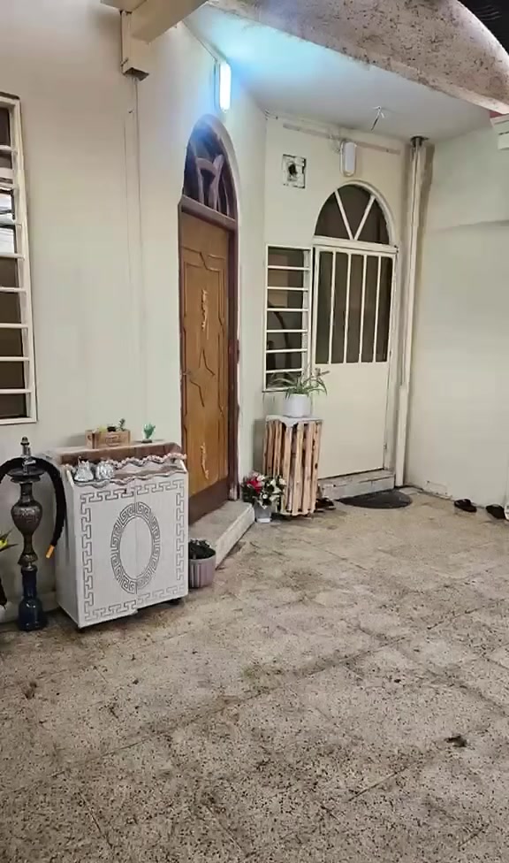 🏠 دار للـــــــبيـع 
في حي  القادسيه الثانيه سايدين حديد  
________________

المساحــــــة /100م #طابـــــو زهور 
الواجهـــــــــة // 5  ومحدث ٢٠٢٠   

________________
🏗️🧱#الطابــــــــــــــق  ونص  الطابــــــــــــــق الارضي 
غرفـــــــــــة ١  وصالـــــــــــة وهـــــــــــول ومطبــــــــخ حـــــــــار وصحيات 

🏗️🧱#الطابــــــــــــــق #الثانــــــــــــــــي
 ١ ...  غرفه نوم  

_____________________

#مكتـــــــــب
           🏗️🧱العباجي الاستثمارات العقاري  🧱🏗️
#الكائــــــــــن
  حي الزهور سيتدتي الجميله #مقابل جرزات كرم #أوالإتصال 
         *********** 📞☎️📞*********** 
                           ‏‪*********** 
_____________________________________________
