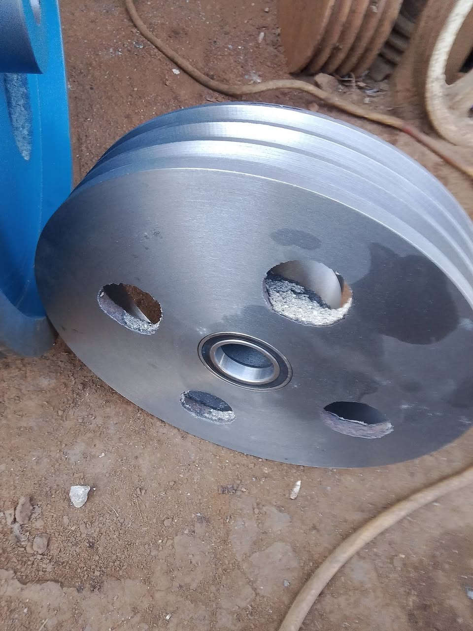 الحاج عوده لي كافة البوليات والبراوين والدشالي المسننات وعمل رولات معامل ثلج ومعامل  سفلت العنوان النهضة الباب الخلفي للكراج التواصل ***********
