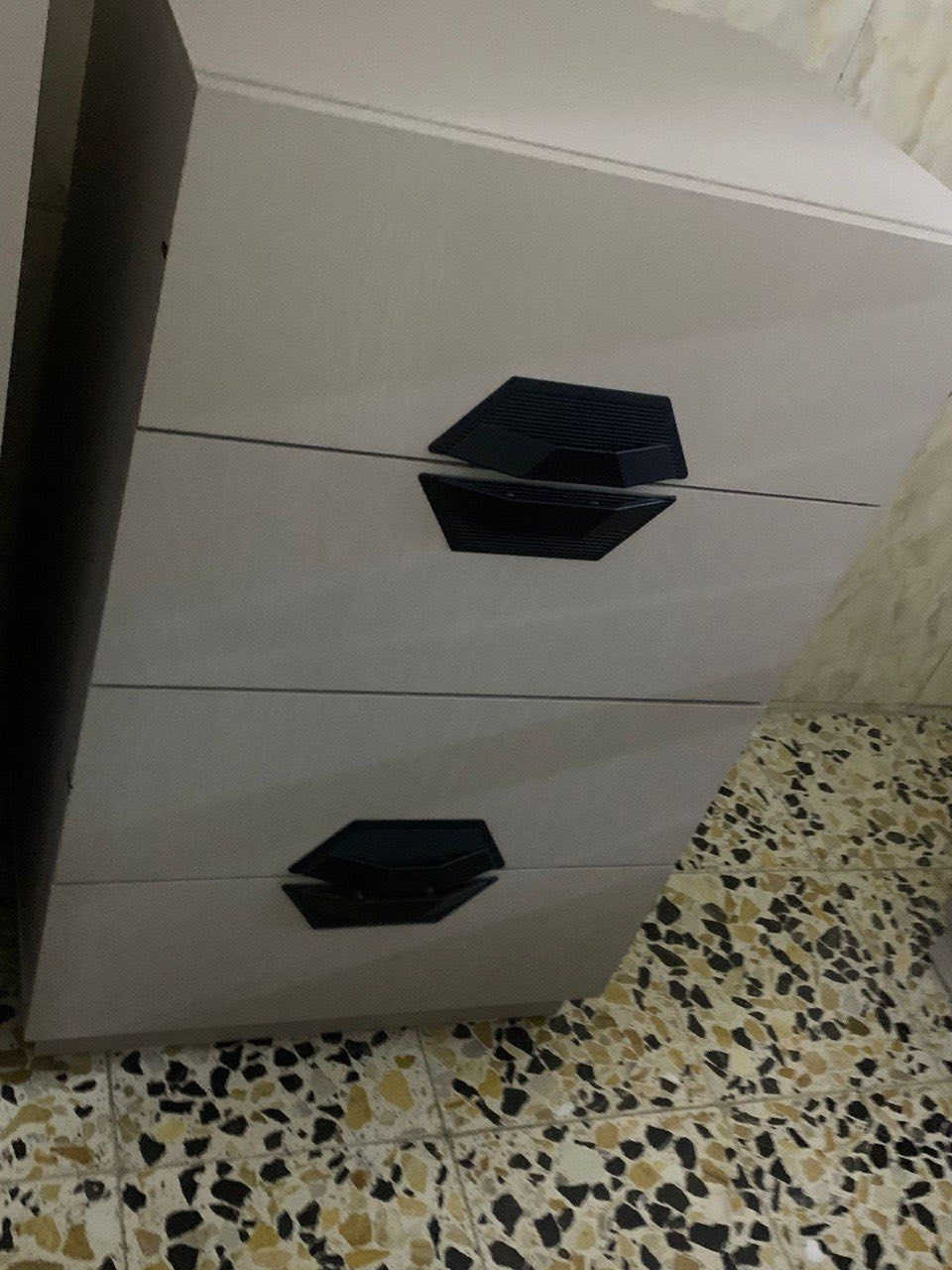 السلام عليكم غرفة نوم جديده البيع مستعجلة عالبيع ***********
