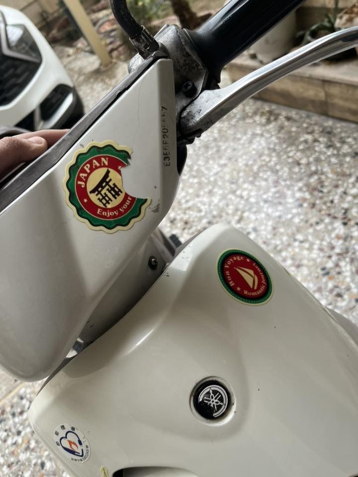 السلام عليكم
دراجه فله للبيع مكفوله كفاله عامه من كلشي بانزين محسن الدراجه نوزل السعر ٨٥٠ بيها مجال 
العنوان بغداد حي العدل الرقم ***********
