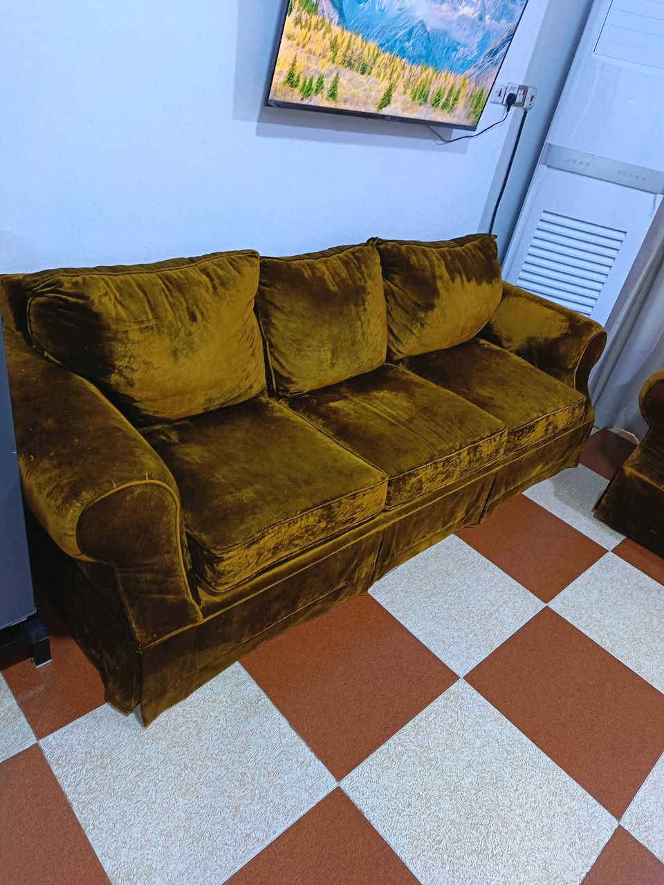 طخم قنفات 3 قطع سبع مقاعد متحركه باله إيطالي للبيع سعر 400 وبي مجال للاستفسار الاتصال ***********
