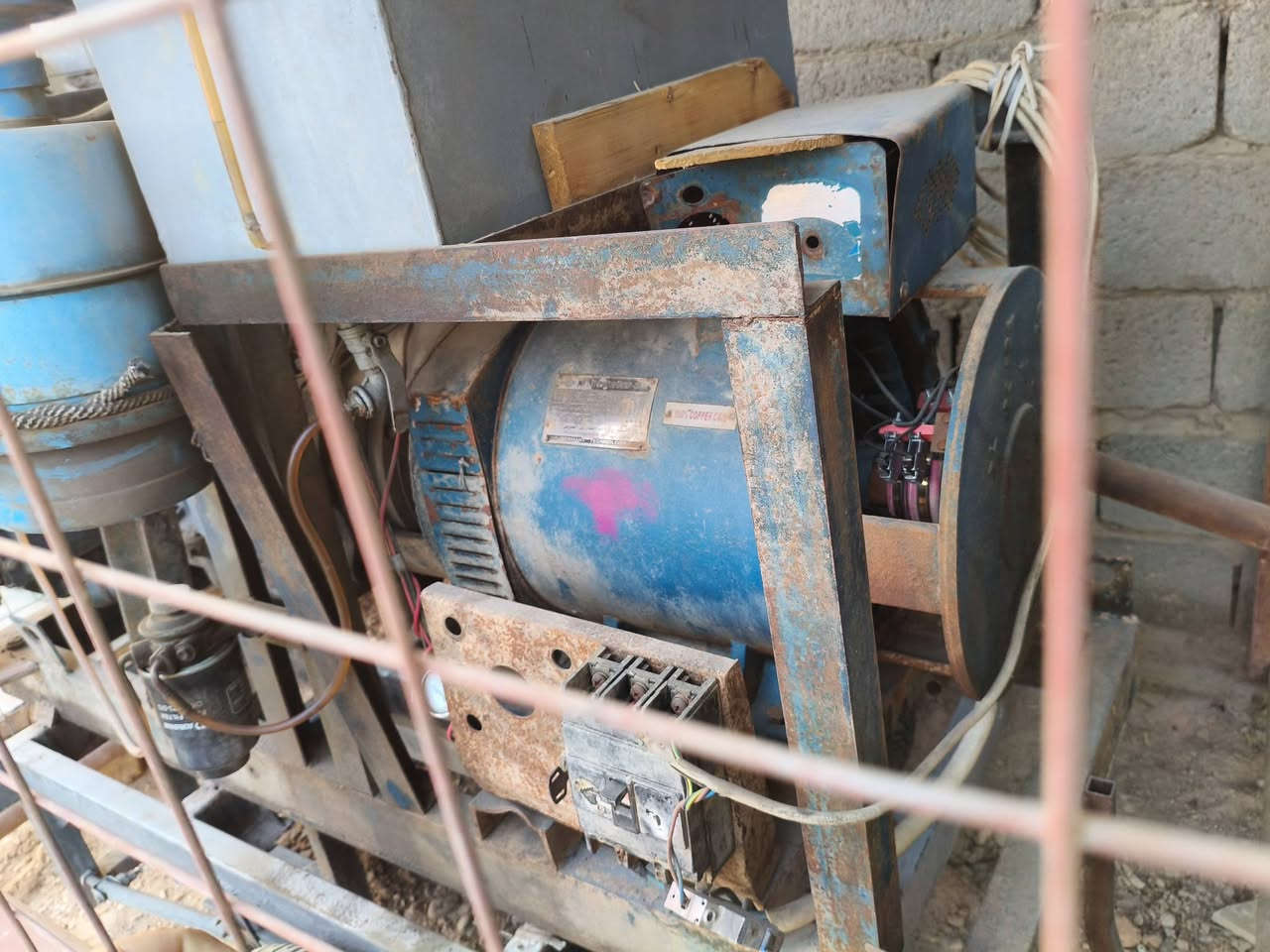 مولد كيه محرك 2700
سعر14ورقه وبيهه مجال 
المكان كربلاء 
***********0
