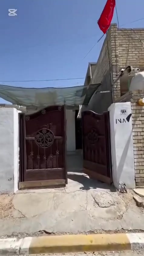 السلام عليكم٫ بيت للبيع مساحة 200 متر في منطقة حي البساتين حي السلام٫ السند الاصفر 
الاستفسار الاتصال على الرقم التالي ***********
