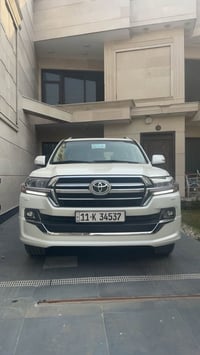 لاندكروز  ٢٠١٩  ٨سلندر ٤٦٠٠ وكاله ساز السياره كفاله عامه عده ملاحضه صغ...