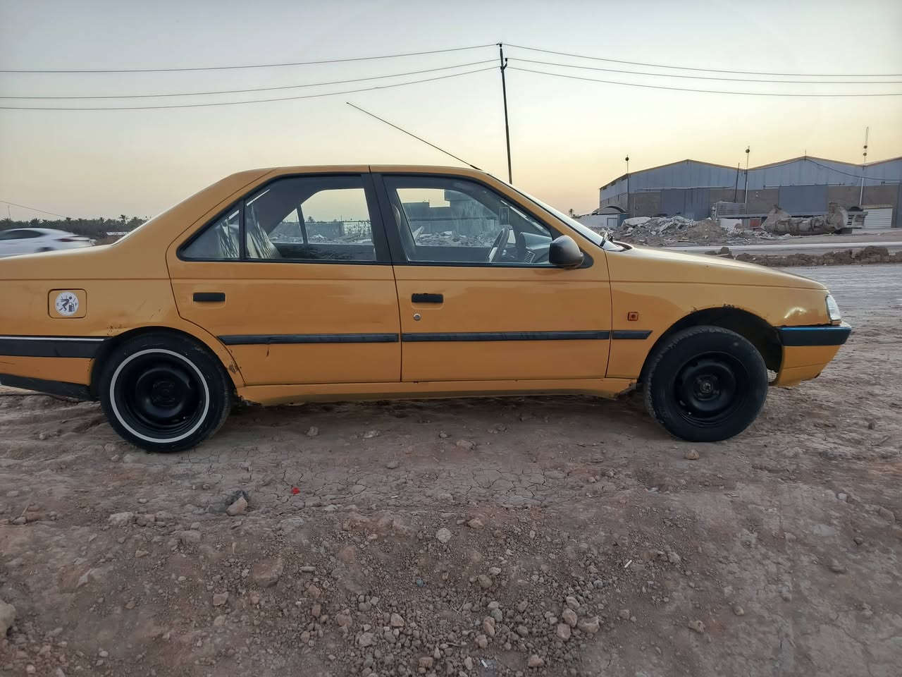 السلام عليكم  بيجو 405 مديل 17حدايه جديده مكينه صالي شهرين من شديته جديده كير جديد كهربايه كله شغال رقمه نجف كبل مداور مصفره هيه ومرور 
***********مكاني كوفه
