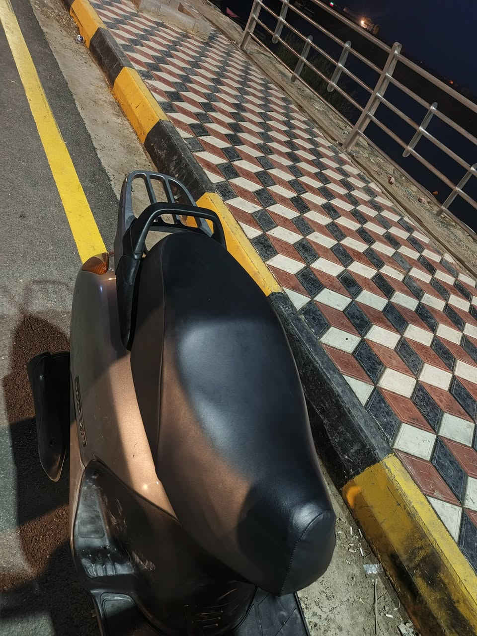 سلام عليكم دراجه ياباني للبيع مكفوله كفاله  عامه  بكاني كوت حي الجهاد للستفسار اتصال عله الرقم ***********
