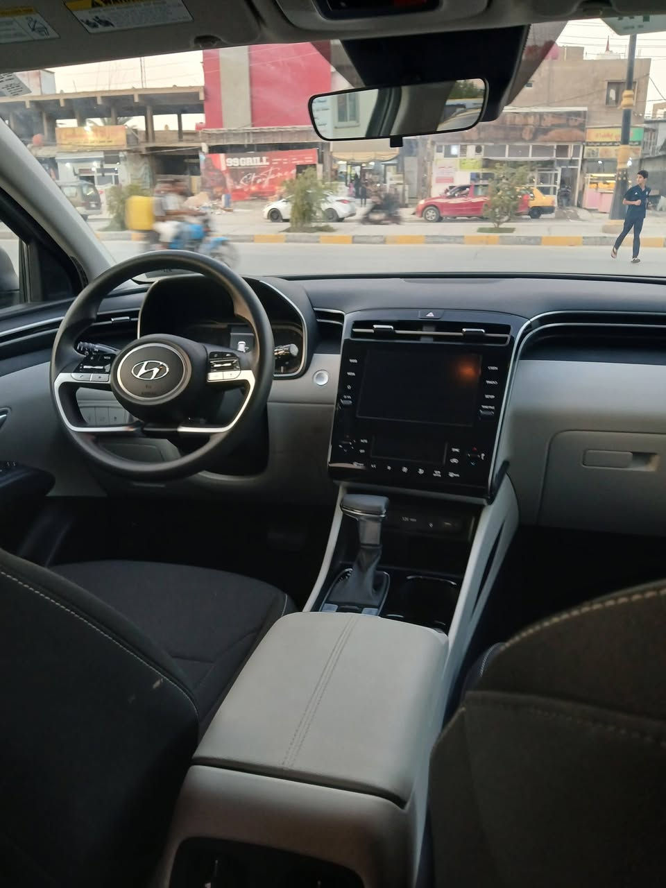 سلام عليكم
توسان سمنتي وارد مريكي 2024دخول جديد بدون رقم 
ماشيه11ميل يعني زيرو نص فول 
كامره خلفيه رادار أمامي خلفي قياده ذاتيه شاشه لمس 
حادثه بس باب خلفي كلشي بيه على وضع الشركه 
مكان السياره بابل 
سعره 185
***********
