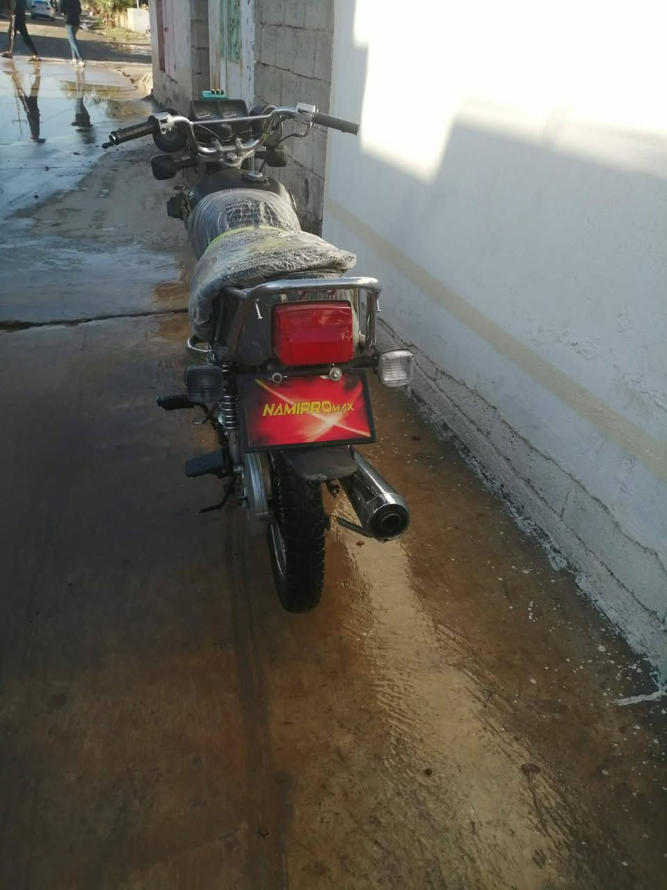 للبيع موديل 21.    سعر 600بيها مجال.  اوراق.  مكلف بنشر.   هذه صاحب دراجه.   ***********
