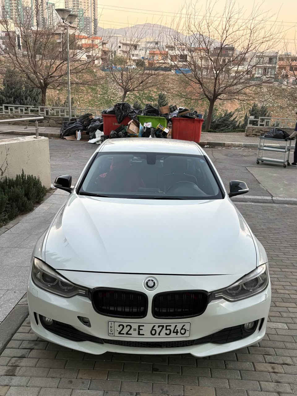 سەیارەکە زۆر جوانە مواسەفات ئەمریکیە زۆر دەمێکە لای خۆمە بە ناوی خۆمەوەیە سەنەوی تازەیە بۆنیتی گۆڕاوە بە بیلاد ٢ پەڵە کارتی هەیە ١٣٨٠٠٠کم ڕۆشتوە شاشە گەورە ناو ڕەش کەشن جلد ماوسی شاشە تەبرید دو زۆن مواسەفاتی جوانە،سيارة كلش نضيفة سنوية جديد باسمي ماشي ١٣٨٠٠٠كم مواصفات أمريكي داخل اسود شاشة كبير كشنات جلد تبريد قطعتين 
*********** السليمانية, العراق
